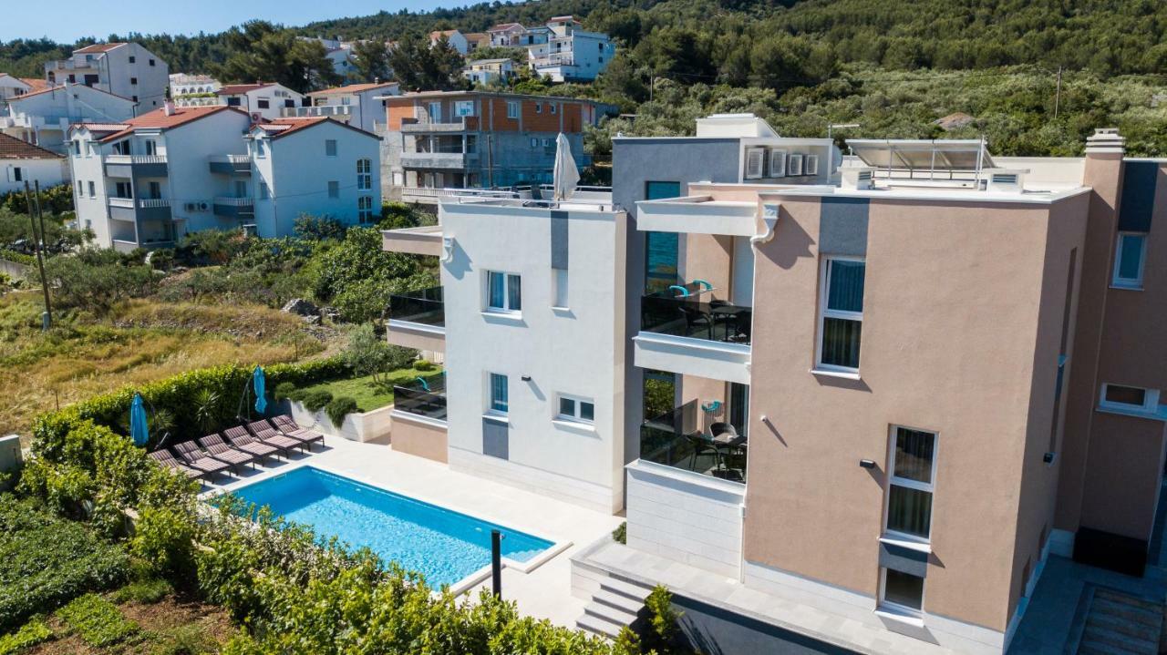 Villa Piramida تروغير المظهر الخارجي الصورة