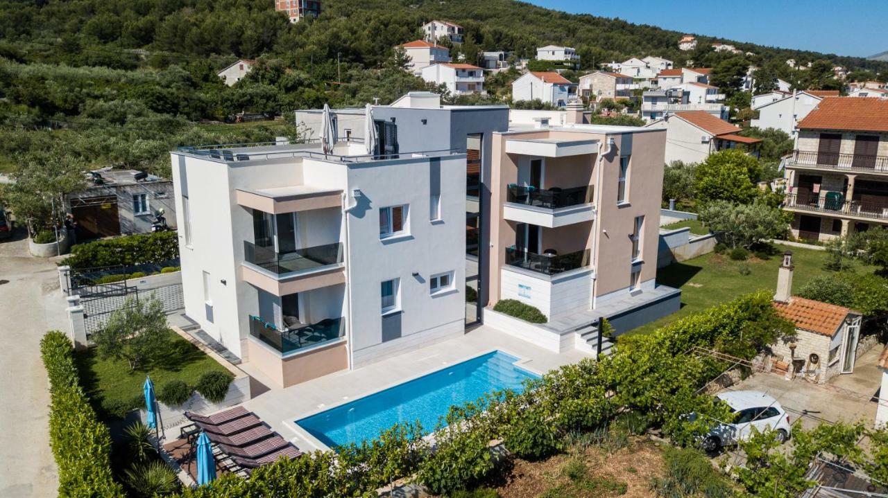 Villa Piramida تروغير المظهر الخارجي الصورة